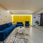 Mon Prive Tirana