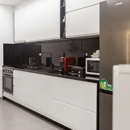 Mon Prive Тирана