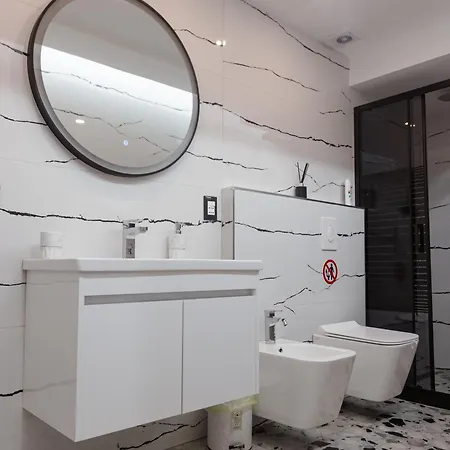 Mon Prive * تيرانا