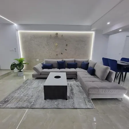 Mon Prive * Тирана