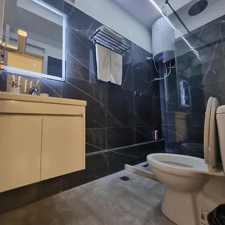 Mon Prive * Тирана